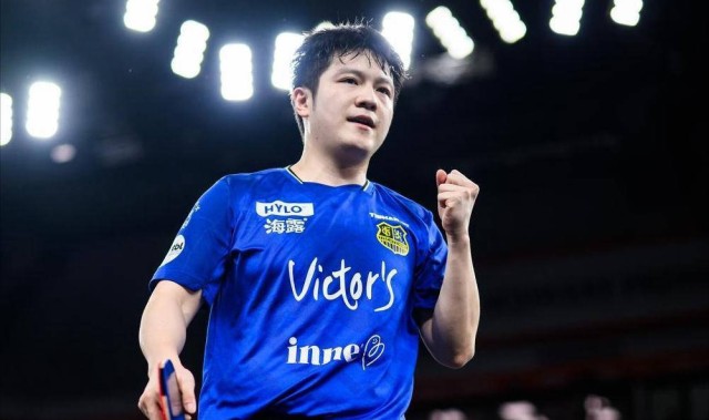 樊振东遭遇德甲联赛特殊换人规则，第四盘对手竟然换了人