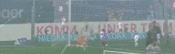 3-1，格里马尔多任意球双响，9人德甲第12掀翻德甲第2，滕哈赫前东家赛季首胜