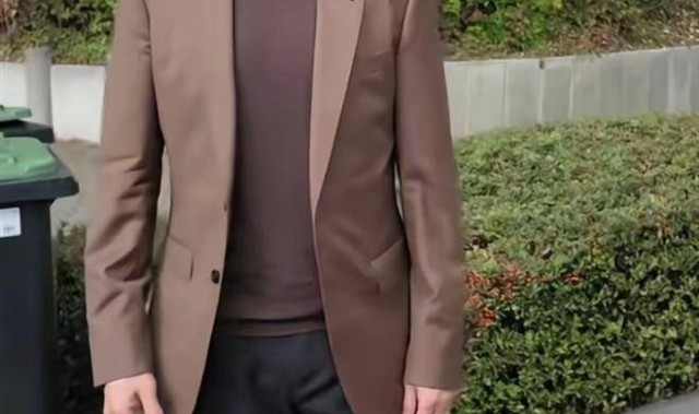 杨晨接国安？球迷吵翻了！德甲光环+自己人，这次选帅赌对了还是想简单了？