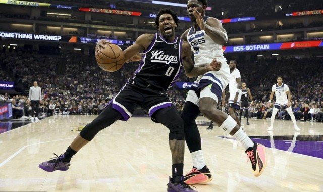 德罗赞33分穆雷26+15 爱德华兹43+7国王加时擒狼